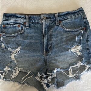 Abercrombie distressed Denim Shorts size 6